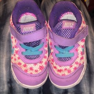 Nike toddler sneakers